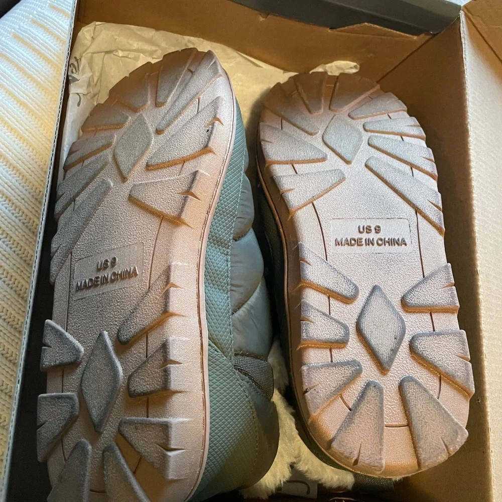 Natural Reflections Women's Olive Green Winter Boots - Picture 6 of 6